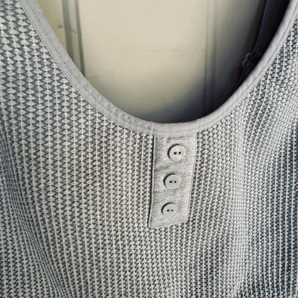 Stylish Gray Textured Women's Cropped Tank/Bra - Picture 2 of 9